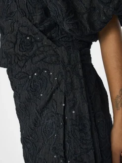 OBJECT Klänningar*BLOMMIG OMLOTTKLÄNNING Black