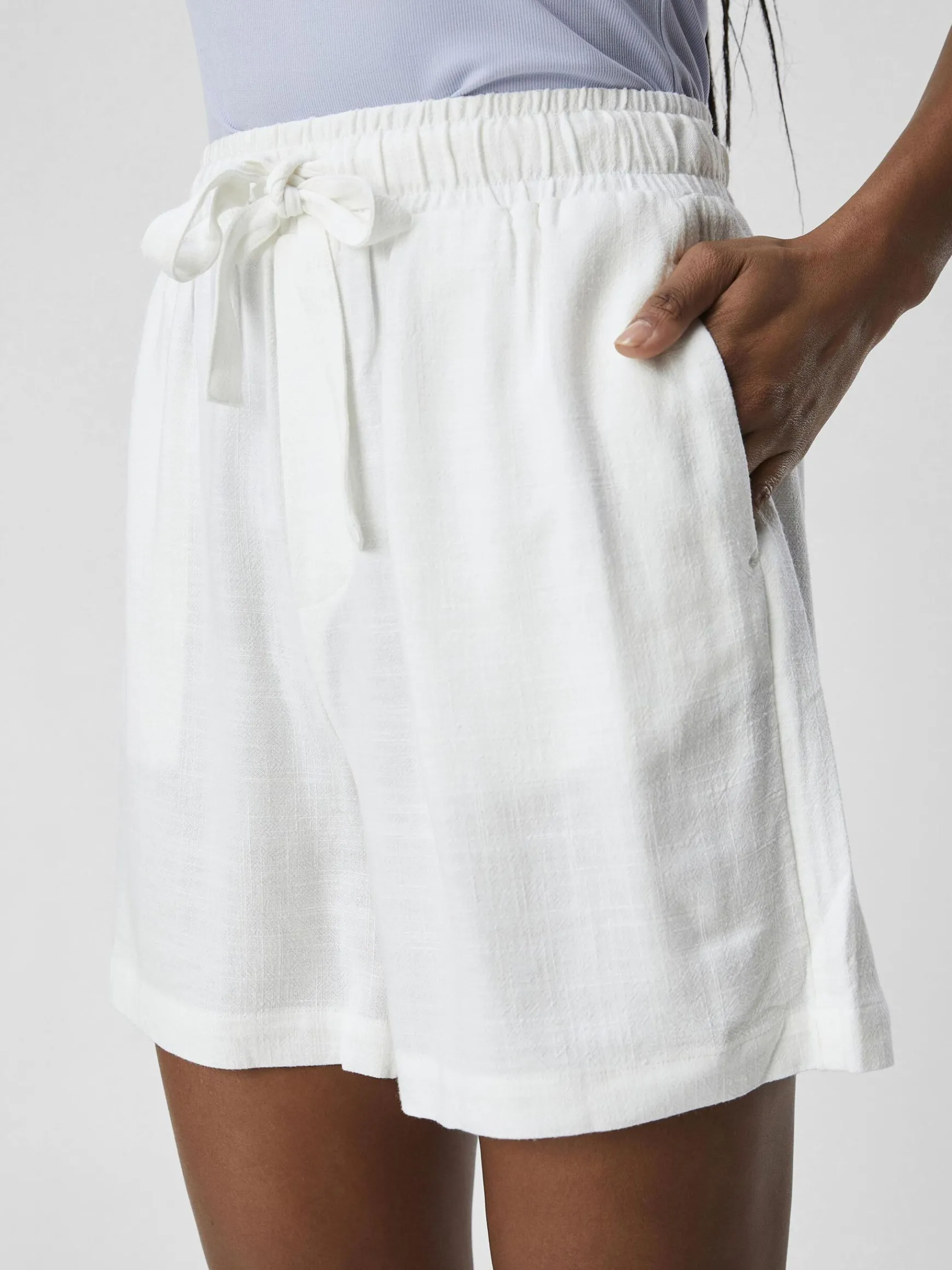 OBJECT Basic*HÖG MIDJA SHORTS Cloud Dancer