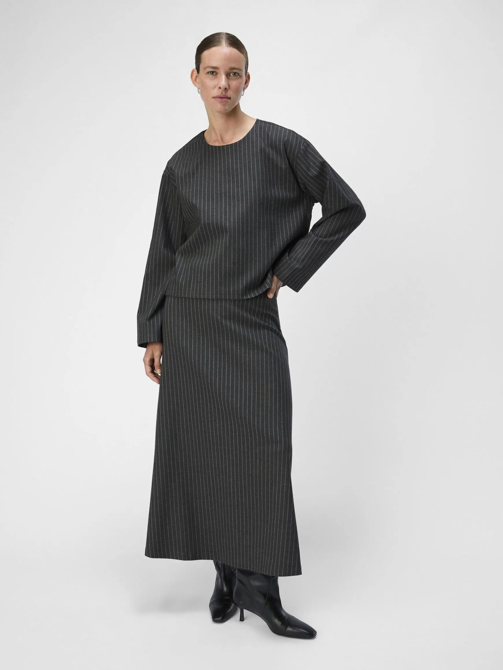 OBJECT Kjolar*KRITSTRECKSRANDIGA MAXIKJOL Dark Grey Melange